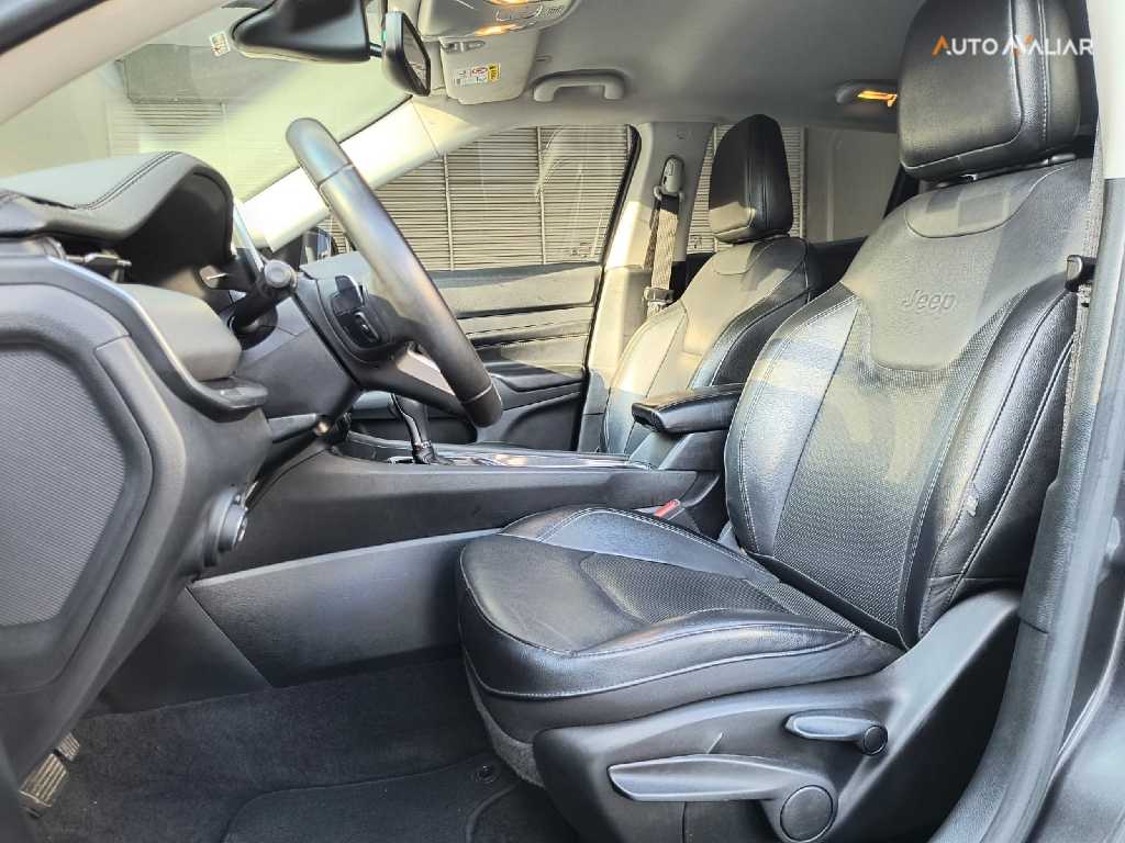 JEEP COMPASS 1.3 T270 TURBO FLEX LONGITUDE AT6 JEEP COMPASS 1.3 T270 TURBO FLEX LONGITUDE AT6