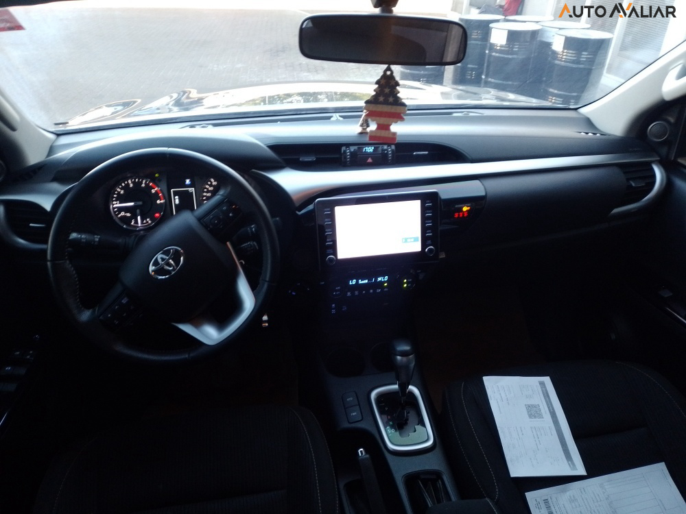 TOYOTA HILUX 2.8 D-4D TURBO DIESEL CD SR 4X4 AUTOM&Aacute;TICO