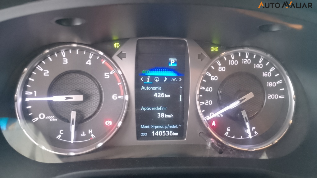 TOYOTA HILUX 2.8 D-4D TURBO DIESEL CD SRX 4X4 AUTOM&Aacute;TICO