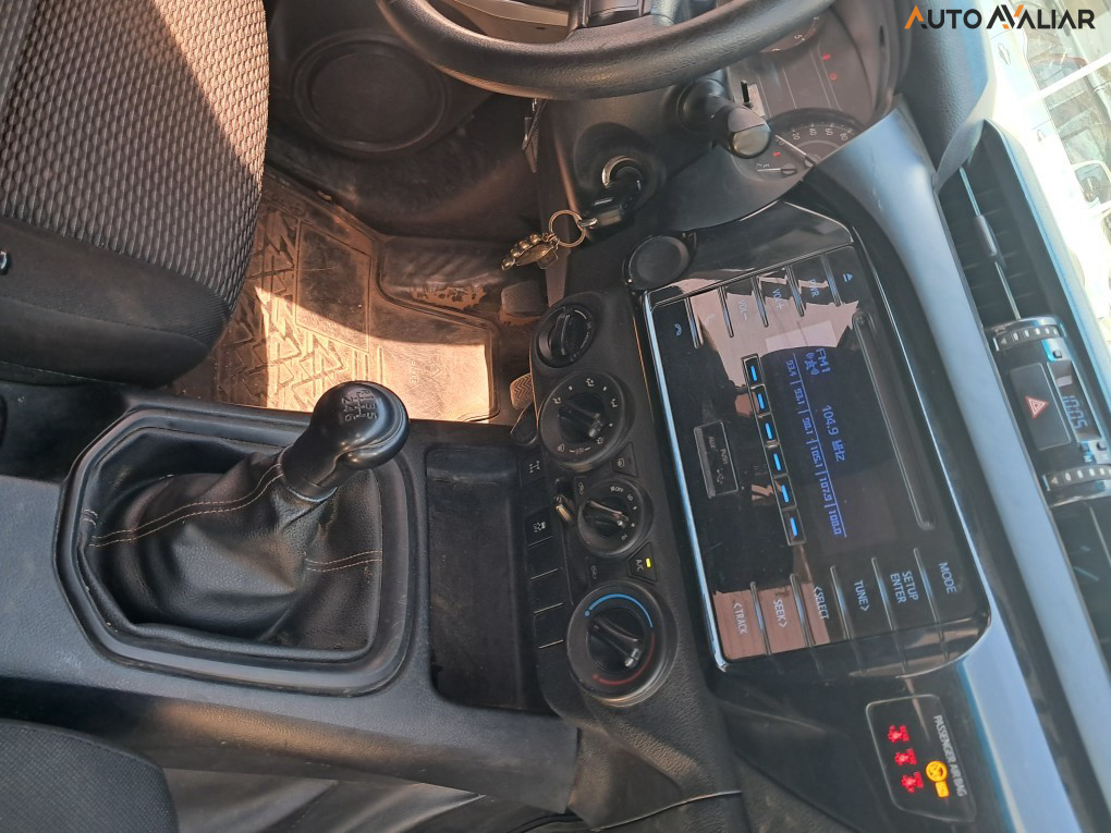 TOYOTA HILUX 2.8 POWER PACK 4X4 CD 16V DIESEL 4P MANUAL