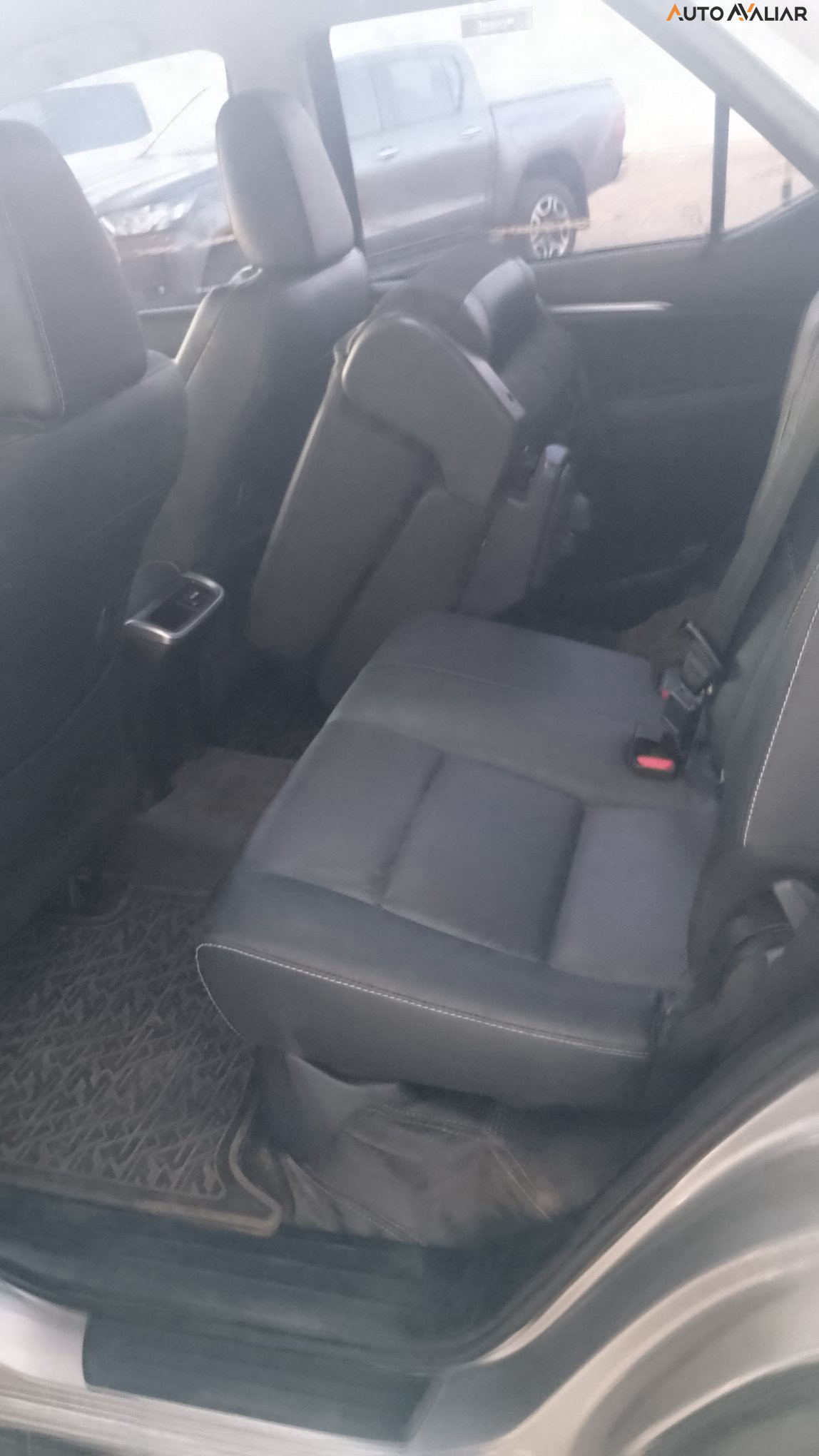 TOYOTA HILUX SW4 2.8 D-4D TURBO DIESEL SRX 4X4 AUTOM&Aacute;TICO