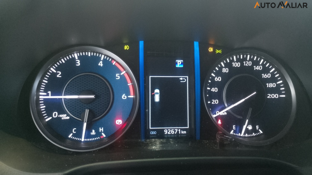 TOYOTA HILUX SW4 2.8 D-4D TURBO DIESEL SRX 4X4 AUTOM&Aacute;TICO