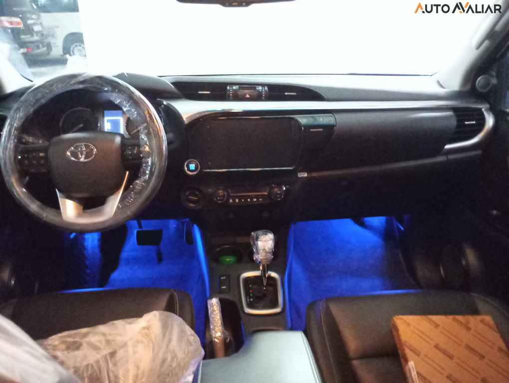 TOYOTA HILUX 2.8 D-4D TURBO DIESEL CD SRV 4X4 AUTOM&Aacute;TICO