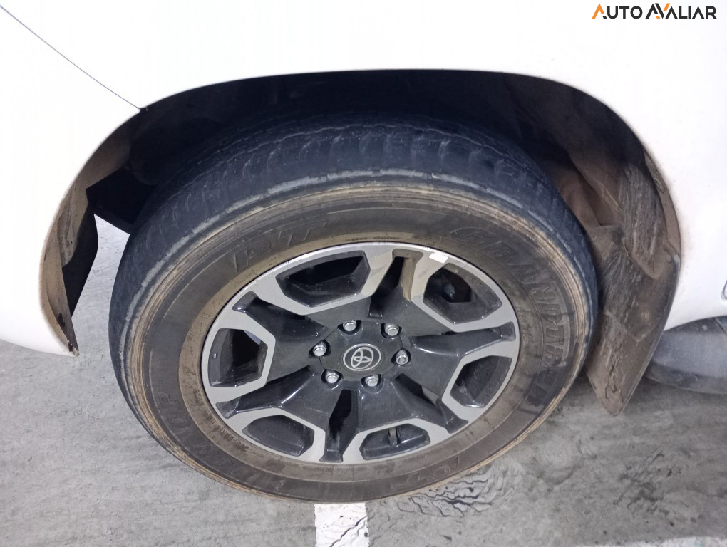 TOYOTA HILUX 2.8 D-4D TURBO DIESEL CD SRV 4X4 AUTOM&Aacute;TICO