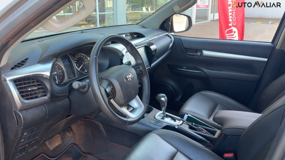 TOYOTA HILUX 2.8 D-4D TURBO DIESEL CD SRV 4X4 AUTOM&Aacute;TICO