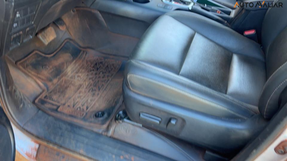 TOYOTA HILUX 2.8 D-4D TURBO DIESEL CD SRV 4X4 AUTOM&Aacute;TICO