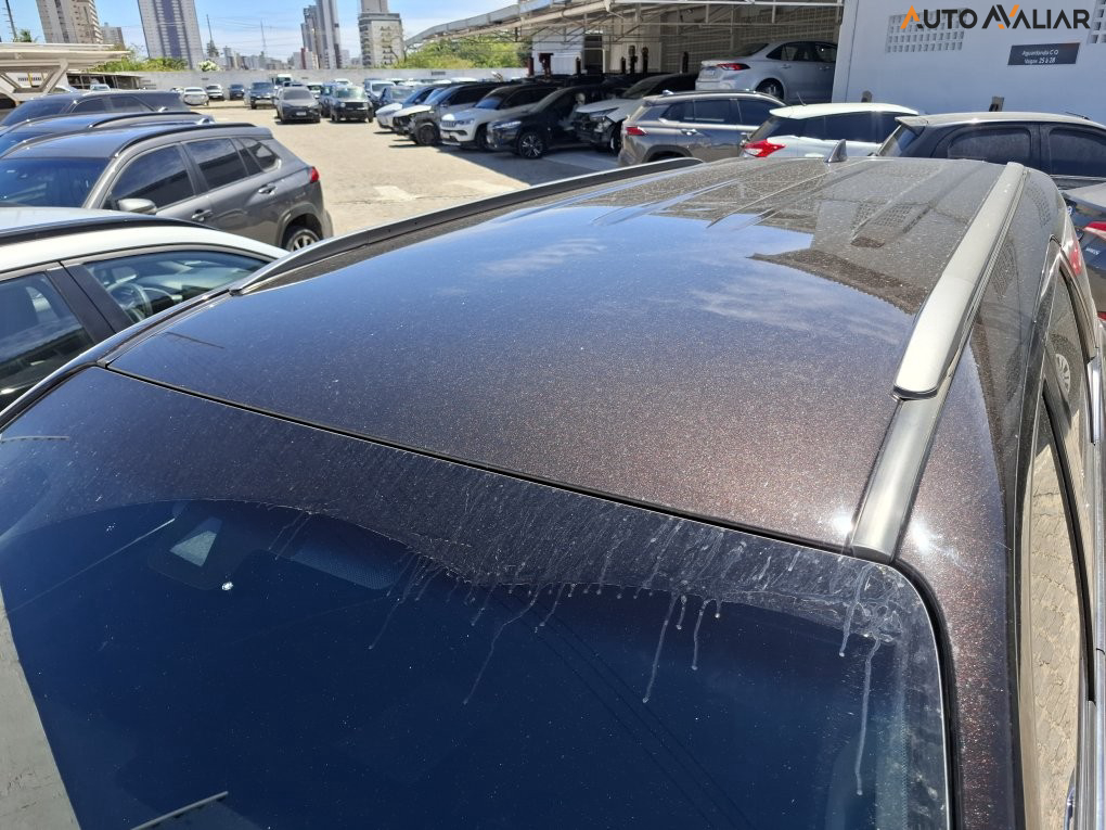 TOYOTA HILUX SW4 2.8 D-4D TURBO DIESEL SRX PLATINUM 7L 4X4 AUTOM&Aacute;TICO