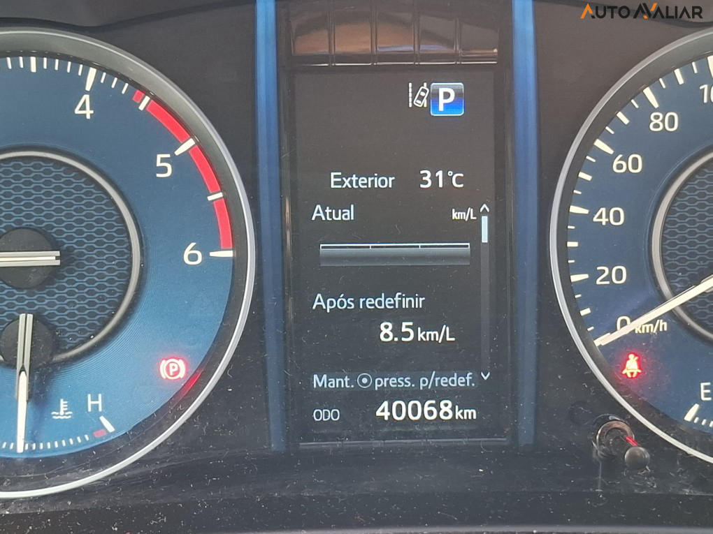 TOYOTA HILUX SW4 2.8 D-4D TURBO DIESEL SRX PLATINUM 7L 4X4 AUTOM&Aacute;TICO