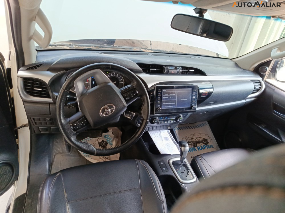TOYOTA HILUX 2.8 D-4D TURBO DIESEL CD SR 4X4 AUTOM&Aacute;TICO