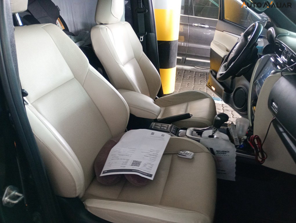 TOYOTA HILUX SW4 2.8 D-4D TURBO DIESEL DIAMOND 7L 4X4 AUTOM&Aacute;TICO