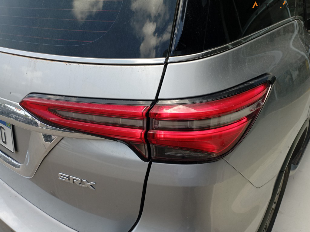 TOYOTA HILUX SW4 2.8 D-4D TURBO DIESEL SRX 7L 4X4 AUTOM&Aacute;TICO