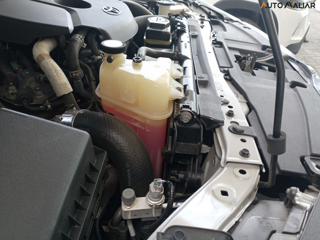 TOYOTA HILUX SW4 2.8 D-4D TURBO DIESEL SRX 7L 4X4 AUTOM&Aacute;TICO