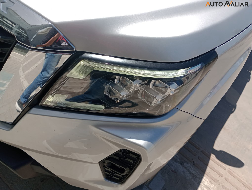 NISSAN FRONTIER 2.3 16V TURBO DIESEL PLATINUM CD 4X4 AUTOM&Aacute;TICO