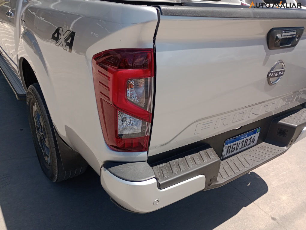 NISSAN FRONTIER 2.3 16V TURBO DIESEL PLATINUM CD 4X4 AUTOM&Aacute;TICO