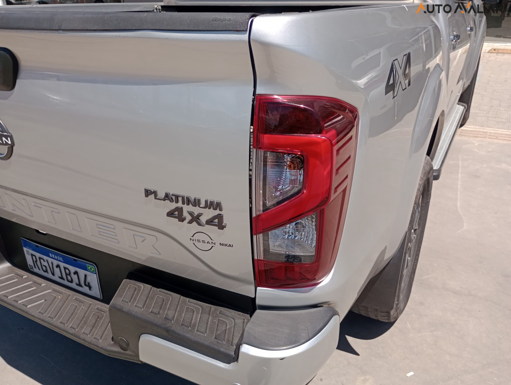 NISSAN FRONTIER 2.3 16V TURBO DIESEL PLATINUM CD 4X4 AUTOM&Aacute;TICO