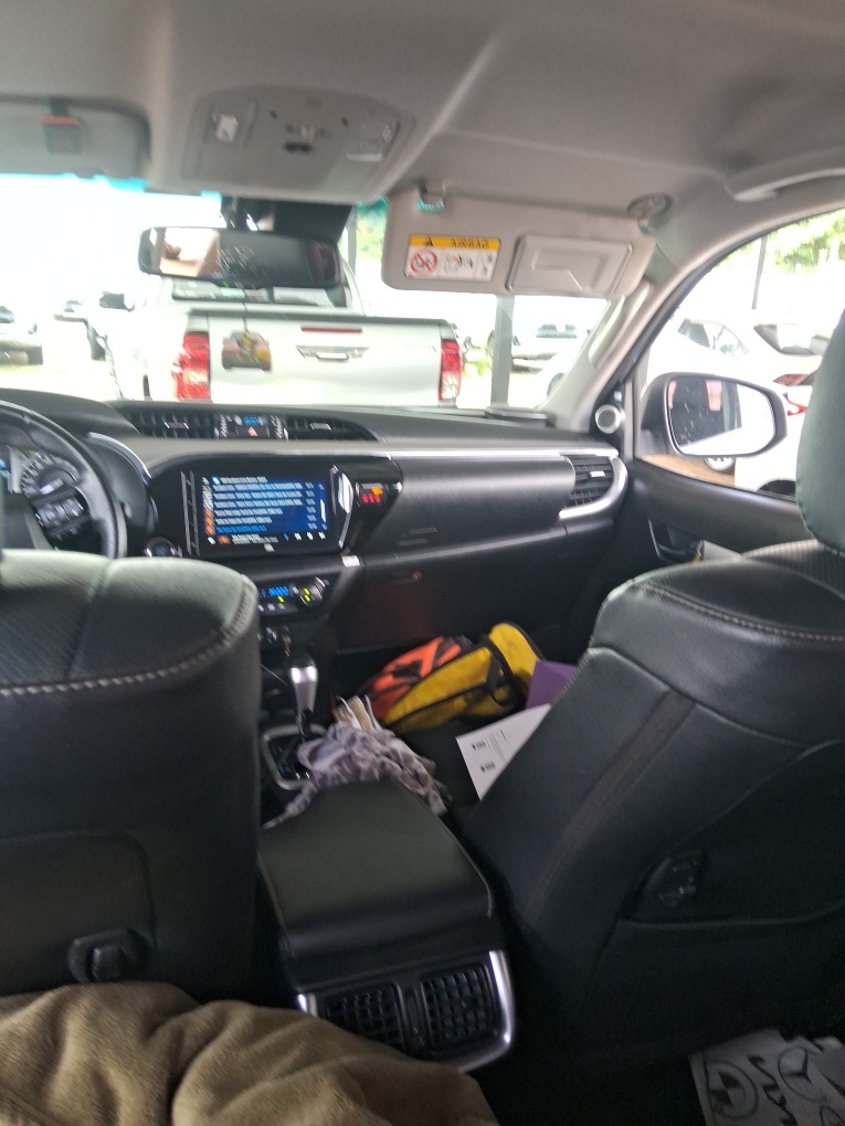 TOYOTA HILUX 2.8 D-4D TURBO DIESEL CD SRX 4X4 AUTOM&Aacute;TICO