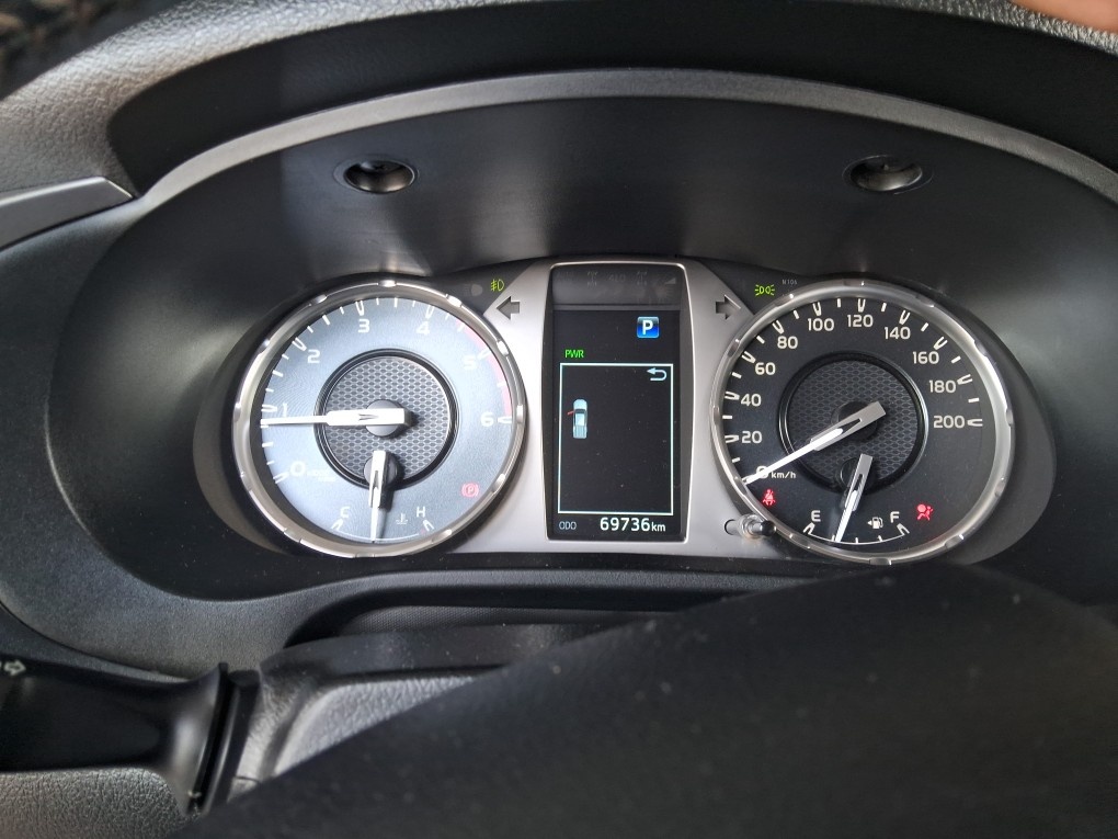 TOYOTA HILUX 2.8 D-4D TURBO DIESEL CD SRX 4X4 AUTOM&Aacute;TICO