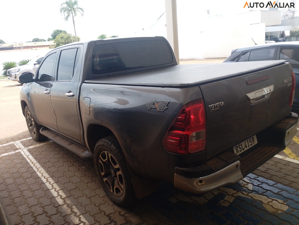 TOYOTA HILUX 2.8 D-4D TURBO DIESEL CD SRV 4X4 AUTOM&Aacute;TICO