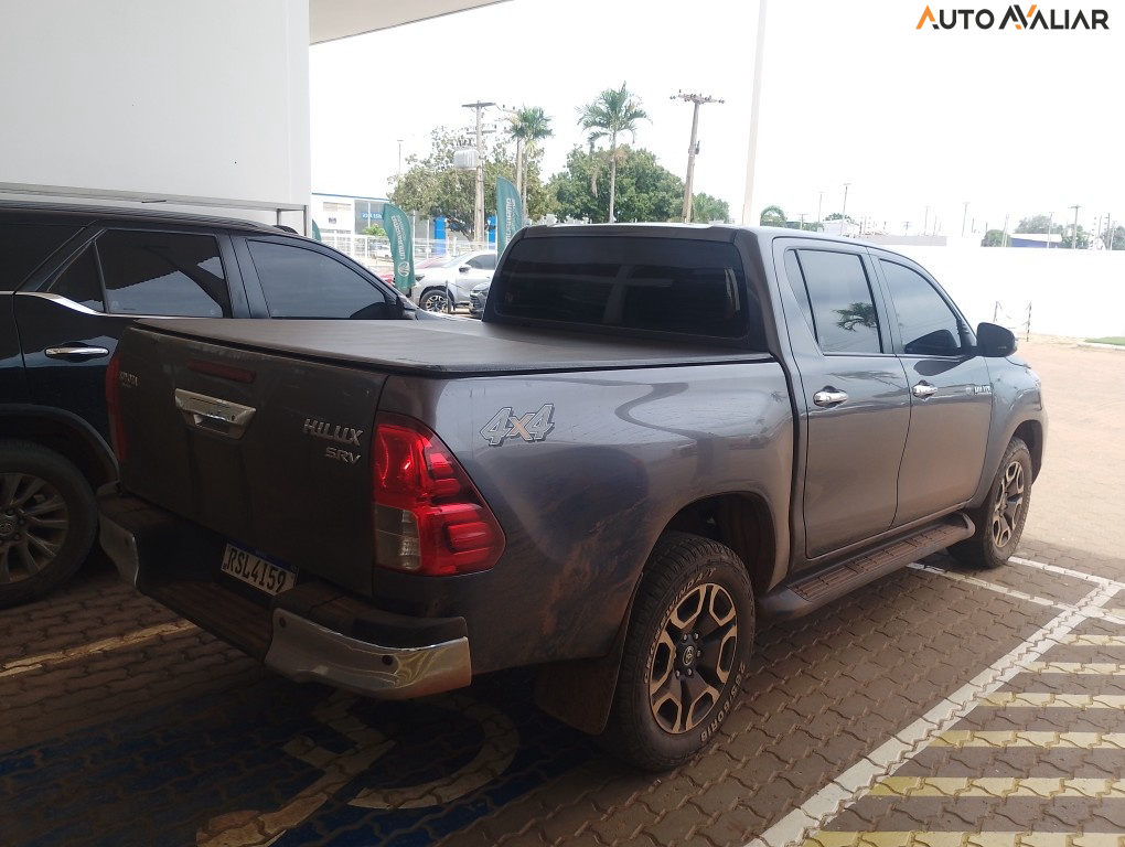 TOYOTA HILUX 2.8 D-4D TURBO DIESEL CD SRV 4X4 AUTOM&Aacute;TICO