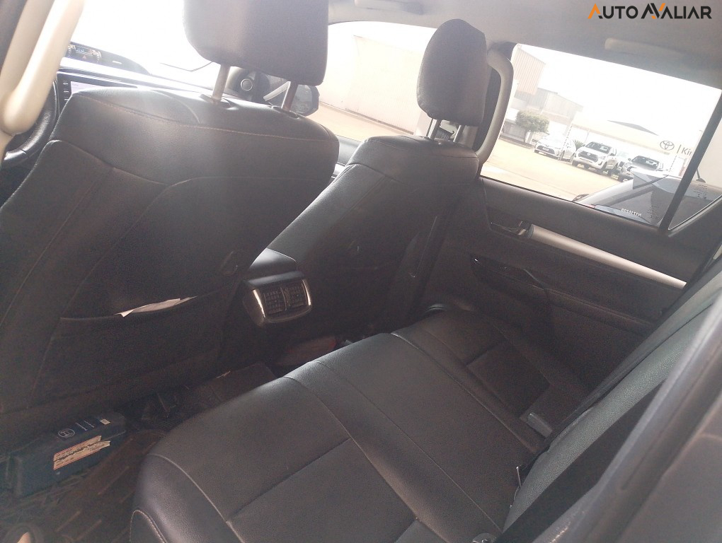 TOYOTA HILUX 2.8 D-4D TURBO DIESEL CD SRV 4X4 AUTOM&Aacute;TICO