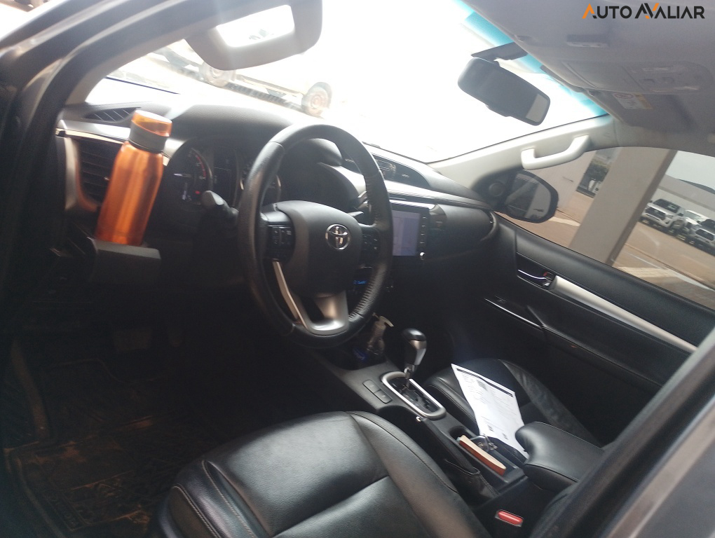 TOYOTA HILUX 2.8 D-4D TURBO DIESEL CD SRV 4X4 AUTOM&Aacute;TICO