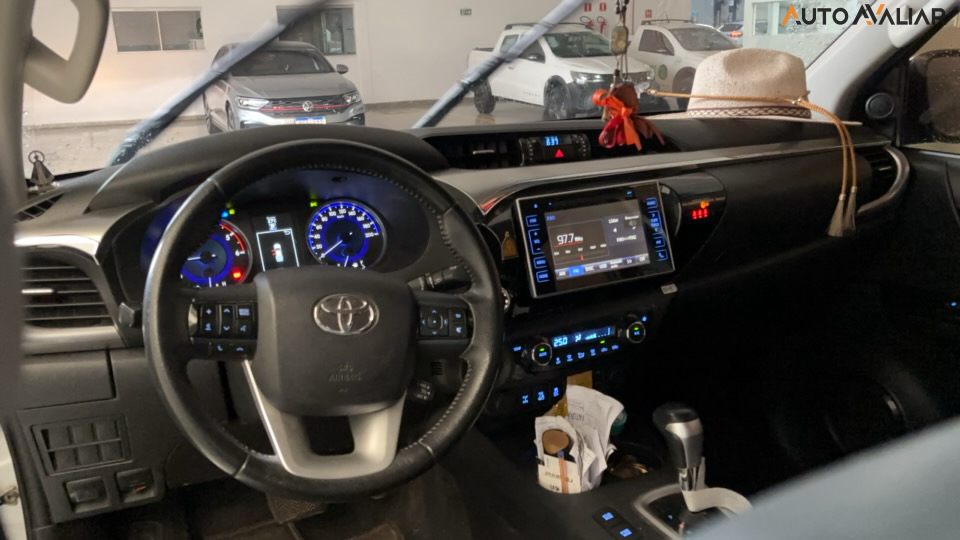 TOYOTA HILUX 2.8 SRX 4X4 CD 16V DIESEL 4P AUTOMATICO