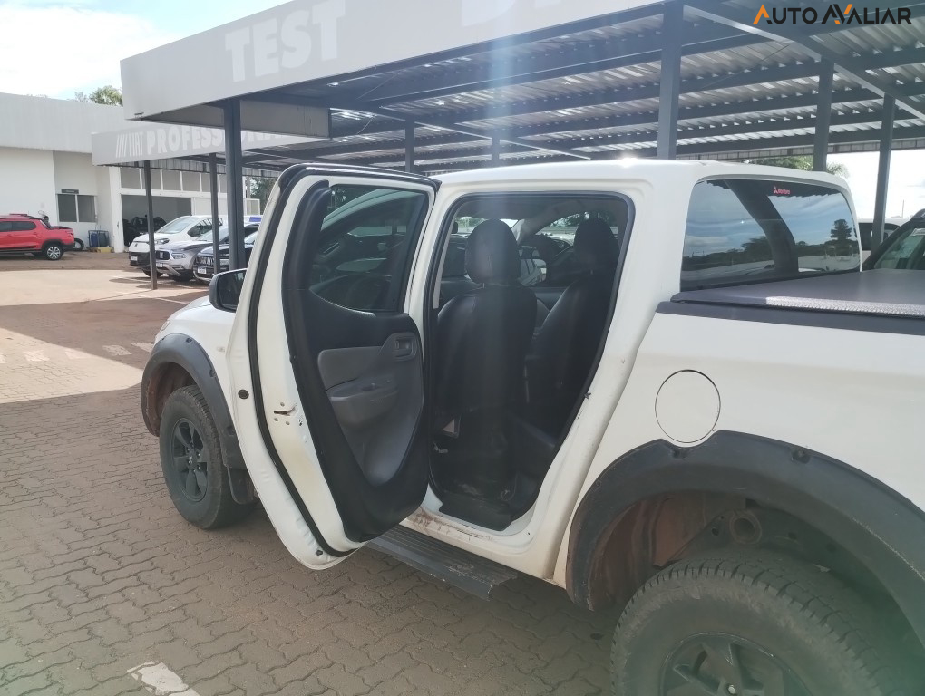 MITSUBISHI L200 2.4 16V TURBO DIESEL SPORT GLX CD 4P 4X4 MANUAL