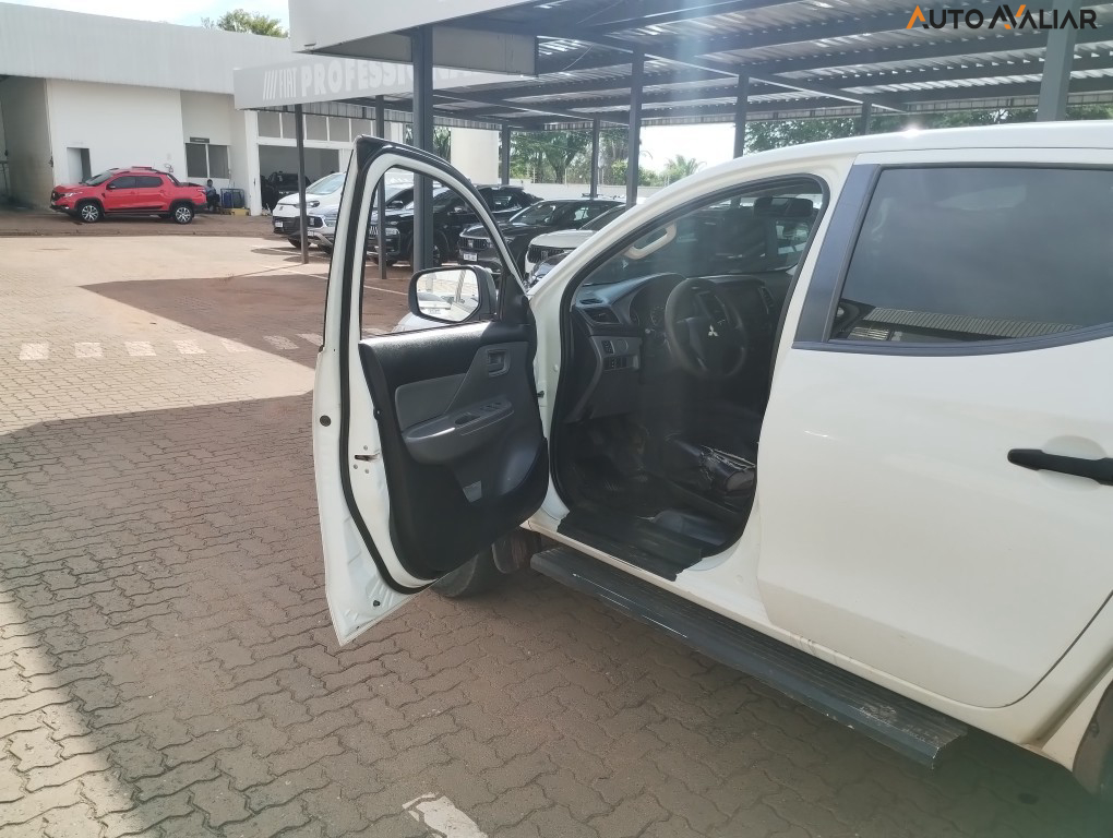 MITSUBISHI L200 2.4 16V TURBO DIESEL SPORT GLX CD 4P 4X4 MANUAL