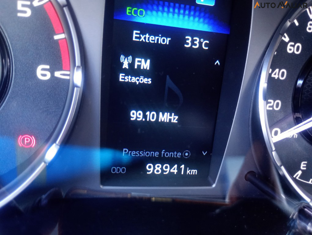 TOYOTA HILUX 2.8 D-4D TURBO DIESEL CD SRX 4X4 AUTOM&Aacute;TICO