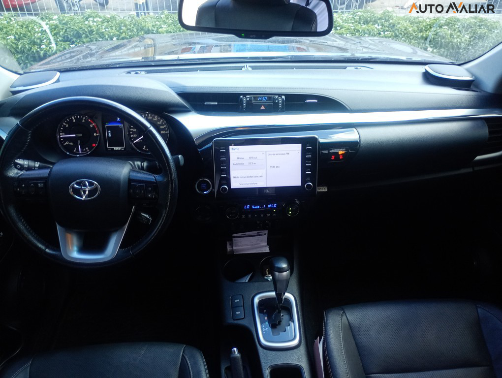 TOYOTA HILUX 2.8 D-4D TURBO DIESEL CD SRX 4X4 AUTOM&Aacute;TICO