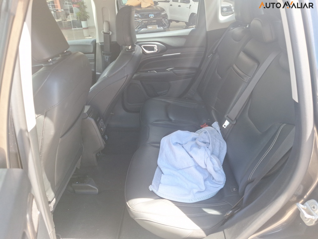 JEEP COMPASS 1.3 T270 TURBO FLEX LONGITUDE AT6