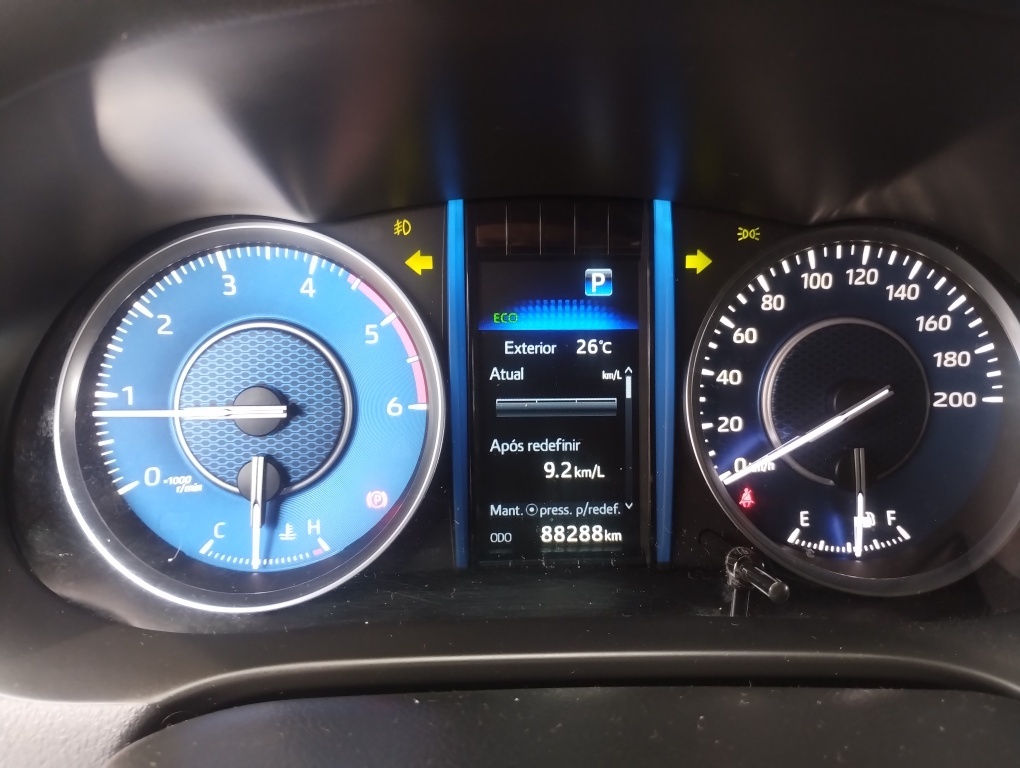 TOYOTA HILUX SW4 2.8 D-4D TURBO DIESEL SRX 7L 4X4 AUTOM&Aacute;TICO