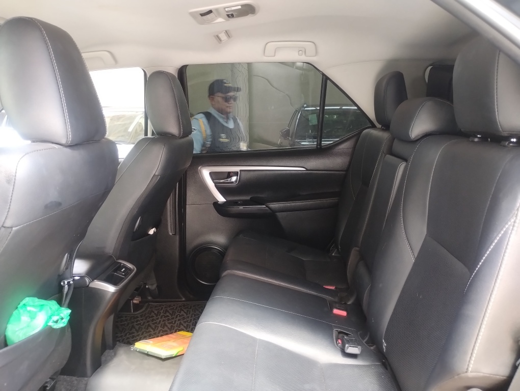 TOYOTA HILUX SW4 2.8 D-4D TURBO DIESEL SRX 7L 4X4 AUTOM&Aacute;TICO