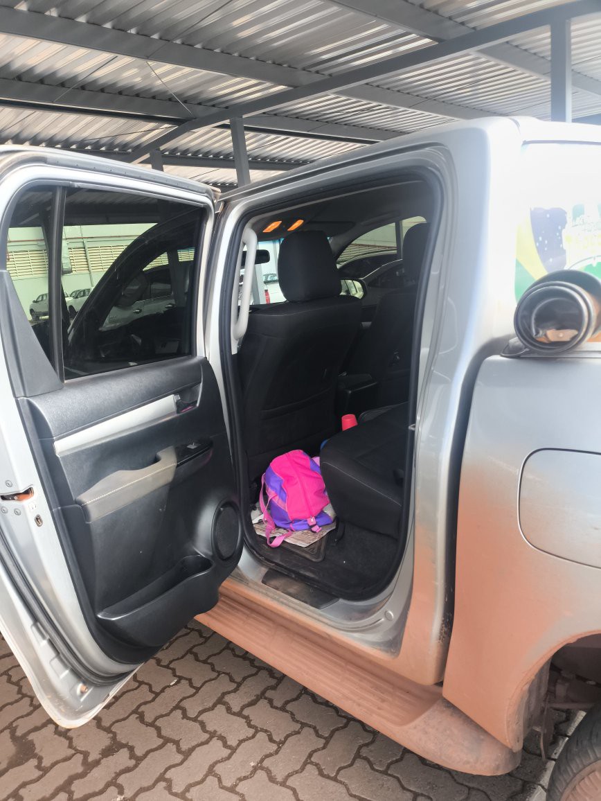 TOYOTA HILUX 2.8 D-4D TURBO DIESEL CD SR 4X4 AUTOM&Aacute;TICA