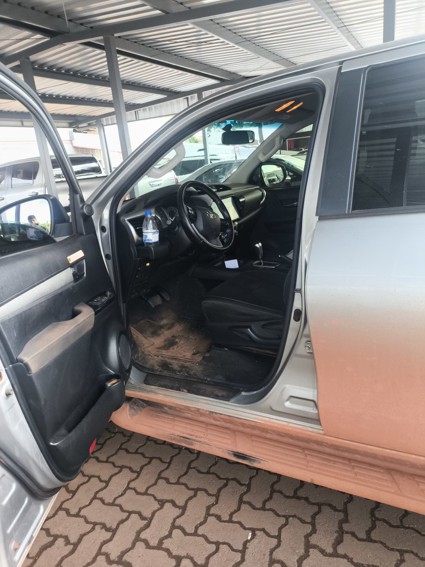 TOYOTA HILUX 2.8 D-4D TURBO DIESEL CD SR 4X4 AUTOM&Aacute;TICA