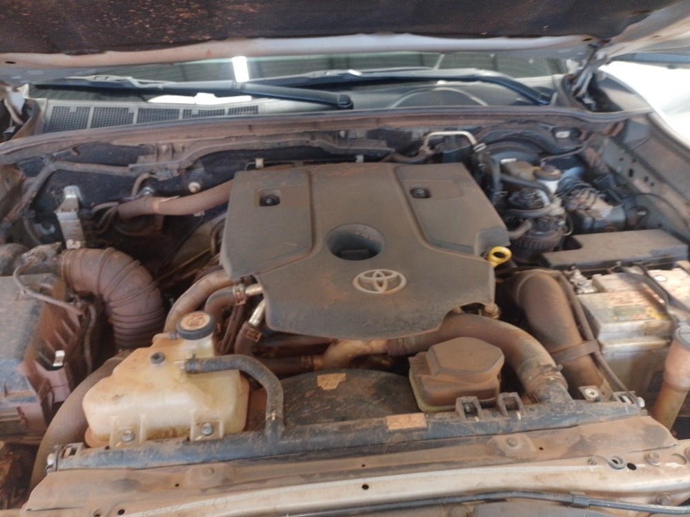 TOYOTA HILUX 2.8 D-4D TURBO DIESEL CD SRX 4X4 AUTOM&Aacute;TICO