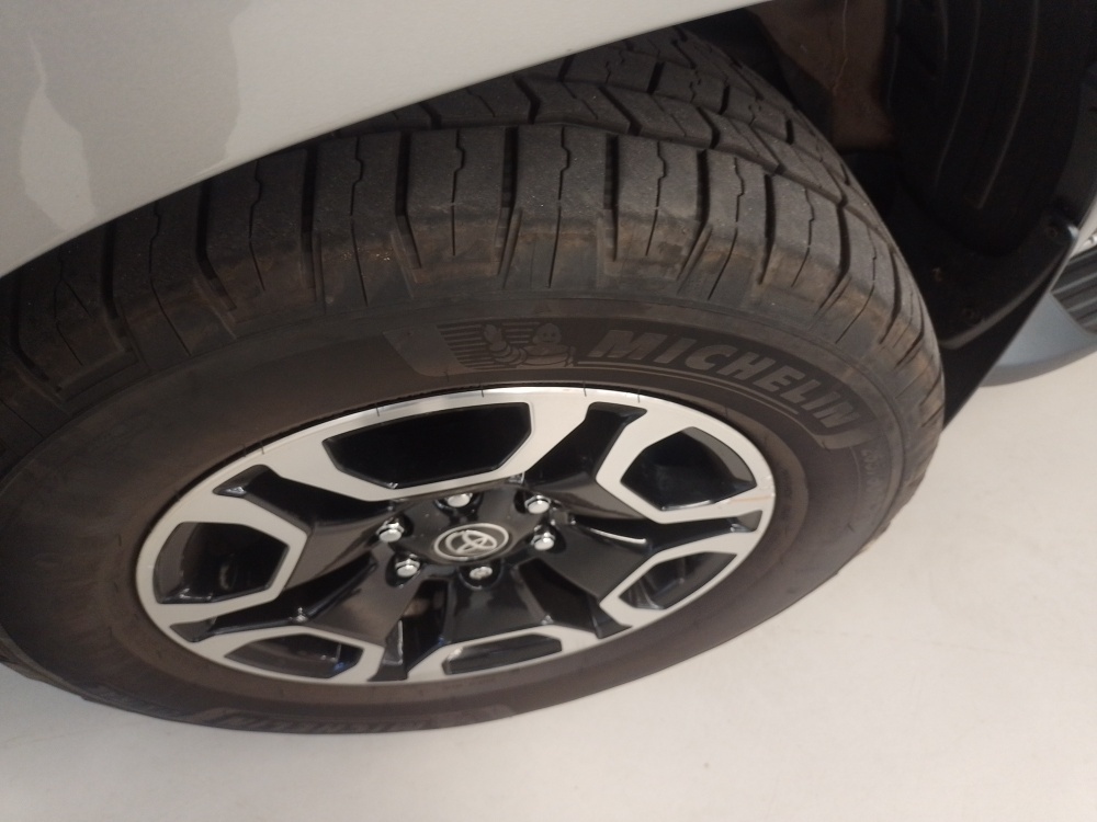 TOYOTA HILUX 2.8 D-4D TURBO DIESEL CD SRX 4X4 AUTOM&Aacute;TICO