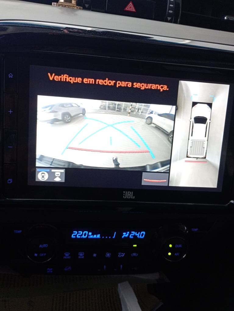TOYOTA HILUX 2.8 D-4D TURBO DIESEL CD SRX PLUS 4X4 AUTOM&Aacute;TICO