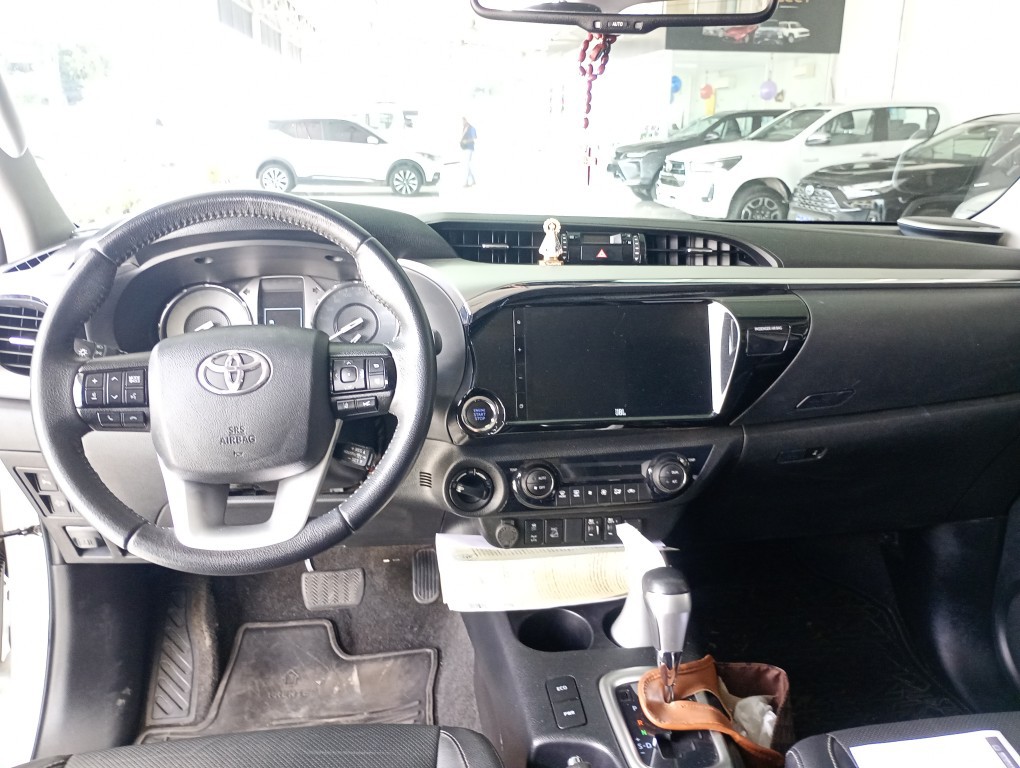 TOYOTA HILUX 2.8 D-4D TURBO DIESEL CD SRX PLUS 4X4 AUTOM&Aacute;TICO