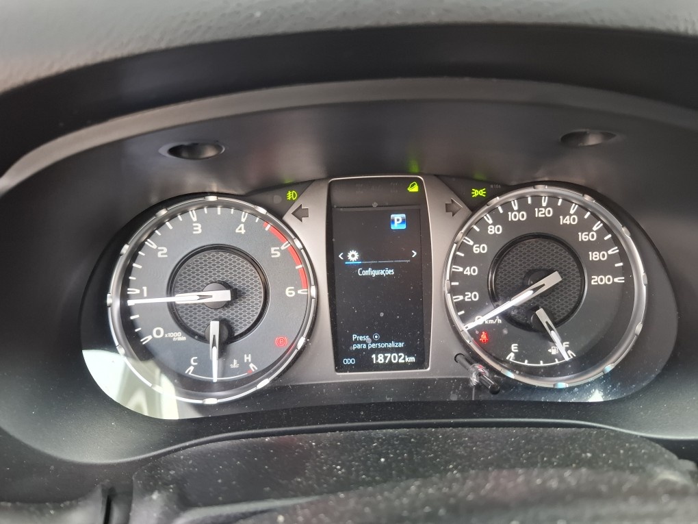 TOYOTA HILUX 2.8 D-4D TURBO DIESEL CD SRV 4X4 AUTOM&Aacute;TICO