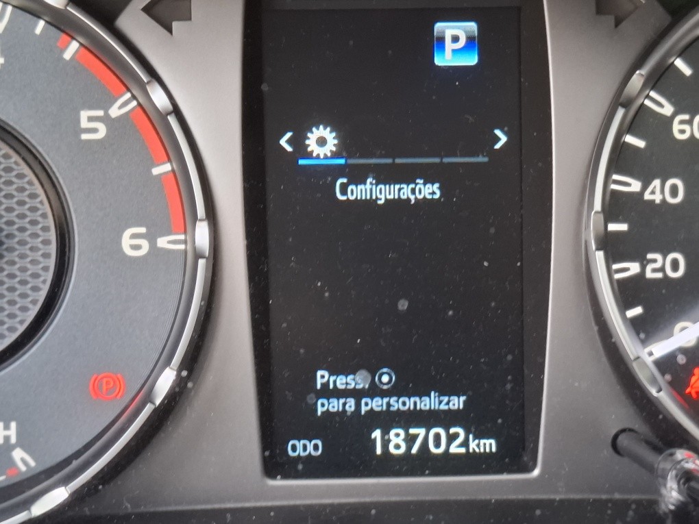 TOYOTA HILUX 2.8 D-4D TURBO DIESEL CD SRV 4X4 AUTOM&Aacute;TICO