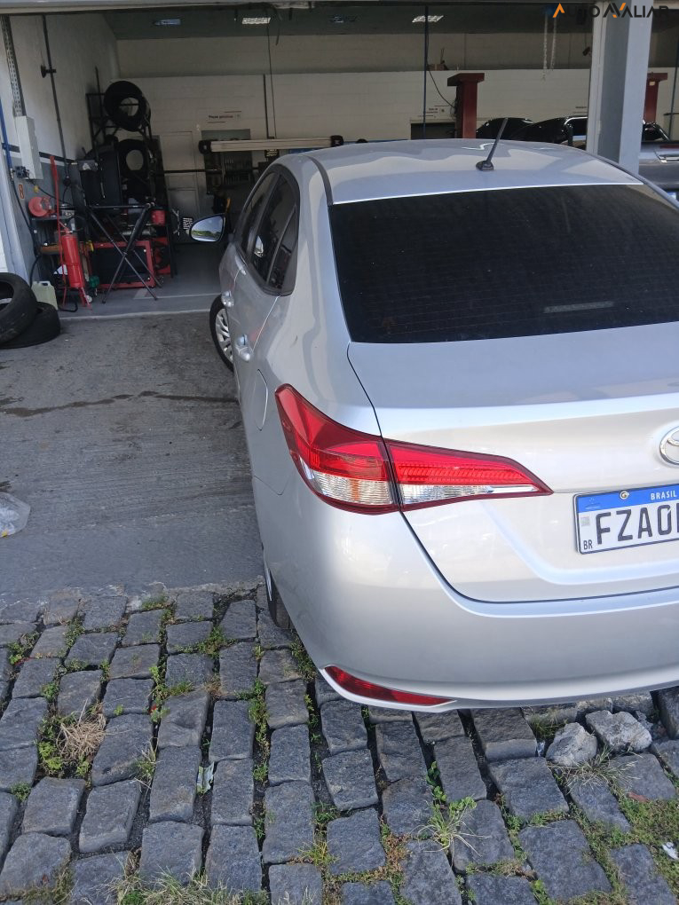 TOYOTA YARIS 1.5 16V FLEX SEDAN XL LIVE MULTIDRIVE