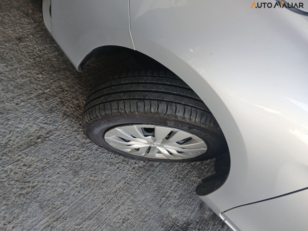 TOYOTA YARIS 1.5 16V FLEX SEDAN XL LIVE MULTIDRIVE