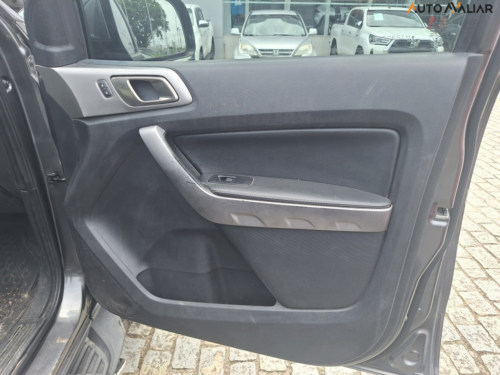 FORD RANGER 3.2 XLT 4X4 CD 20V DIESEL 4P AUTOMATICO