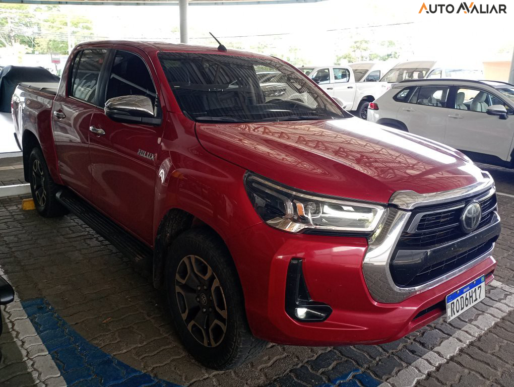 TOYOTA HILUX 2.8 D-4D TURBO DIESEL CD SRX 4X4 AUTOMÁTICO