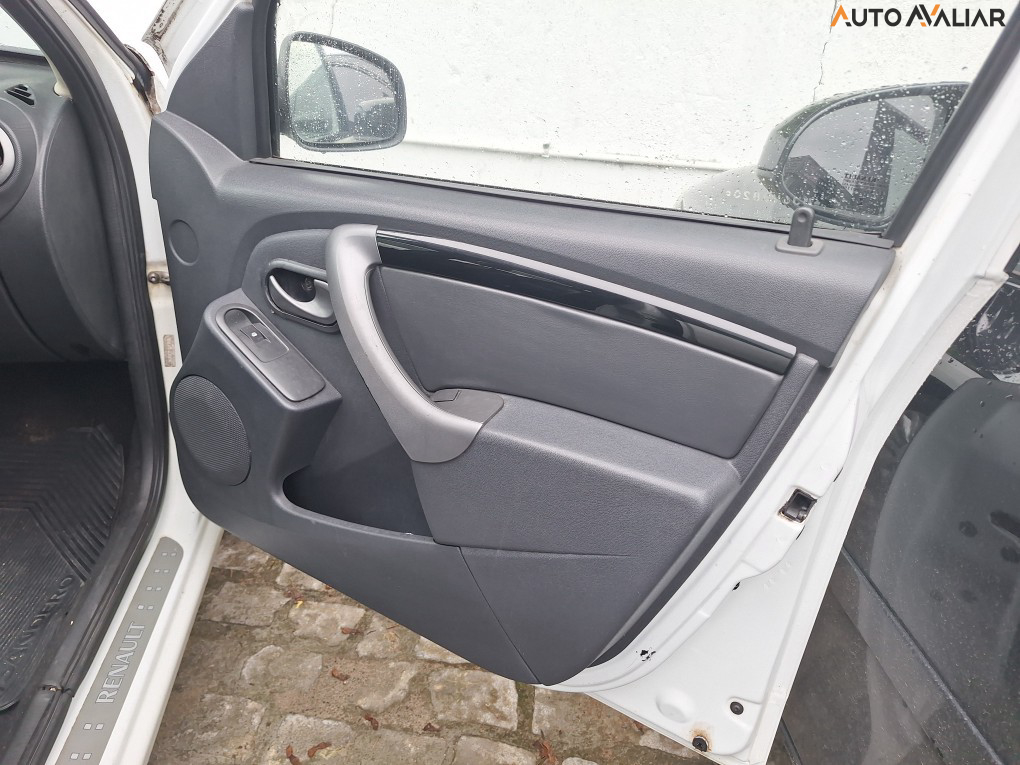 RENAULT SANDERO 1.6 PRIVILEGE 16V FLEX 4P AUTOMATICO