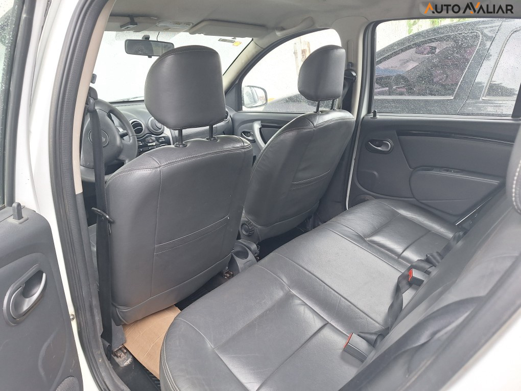 RENAULT SANDERO 1.6 PRIVILEGE 16V FLEX 4P AUTOMATICO