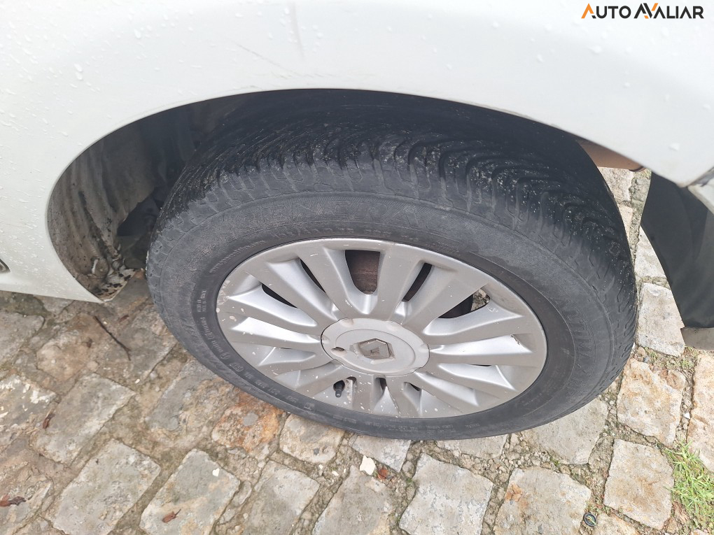 RENAULT SANDERO 1.6 PRIVILEGE 16V FLEX 4P AUTOMATICO