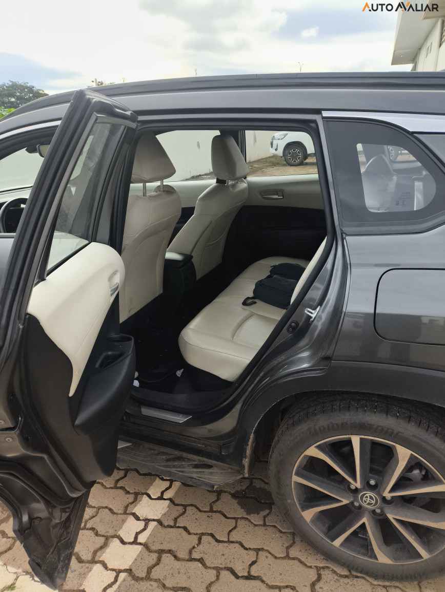 TOYOTA COROLLA CROSS 1.8 VVT-I HYBRID FLEX XRX CVT