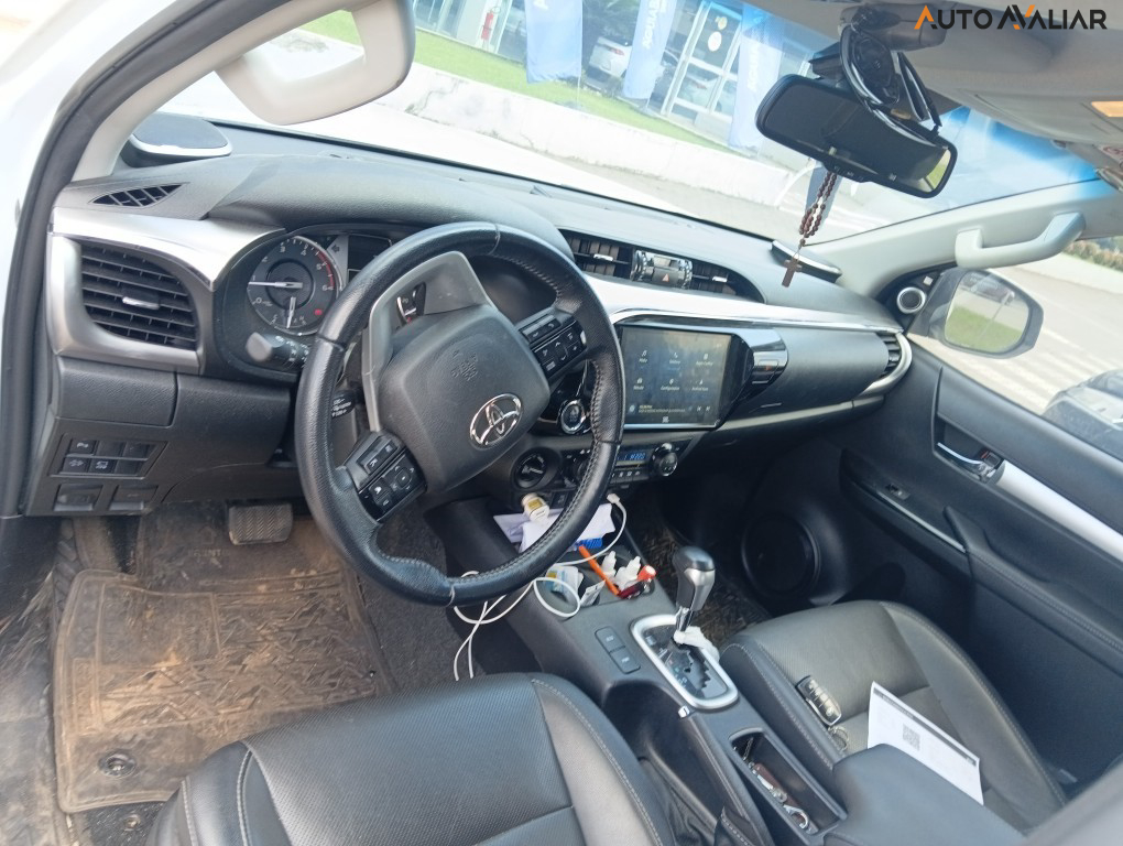 TOYOTA HILUX 2.8 D-4D TURBO DIESEL CD SRX 4X4 AUTOM&Aacute;TICO